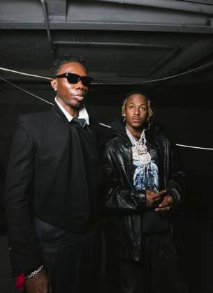 Guest et Rich the Kid au Front Row du défilé VETEMENTS Collection Femme Prêt à Porter Printemps Eté 2026 lors de la Fashion Week de Paris PFW , au 22 Avenue des Champs Élysées à Paris, France, le 3 octobre 2025 Sam Delpech Bestimage Front Row VETEMENTS fashion show as part of Spring Summer 2026 Paris Fashion Week on October 03, 2025 in Paris, France Paris France  Copyright: xSamxDelpechx xBestimagexSamxDelpechx xBestimagex