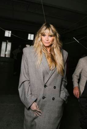 Heidi Klum at the Front Row of the VETEMENTS Collection Femme Prêt à Porter Printemps Eté 2026 fashion show as part of Paris Fashion Week PFW , 22 Avenue des Champs Élysées in Paris, France, October 03, 2025 Sam Delpech Bestimage Front Row VETEMENTS fashion show as part of Spring Summer 2026 Paris Fashion Week on October 03, 2025 in Paris, France Paris France  Copyright: xSamxDelpechx xBestimagexSamxDelpechx xBestimagex