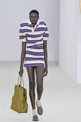 A model walks the runway during the Issey Miyake Ready to Wear Spring Summer 2026 fashion show as part of the Paris Fashion Week on October 3, 2025 in Paris, France Paris France  Copyright: xAgencex xBestimagexAgencex xBestimagex