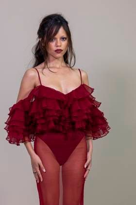 Jenna Ortega at the photocall of the Givenchy Collection Femme Prêt à Porter Printemps Eté 2026 fashion show as part of Paris Fashion Week PFW , at Hôtel National des Invalides, in Paris, France, October 03, 2025 Olivier Borde Bestimage Photocall Givenchy fashion show as part of Spring Summer 2026 Paris Fashion Week on October 03, 2025 in Paris, France Paris France  Copyright: xOLIVIERxBORDEx xBESTIMAGExOLIVIERxBORDEx xBESTIMAGEx