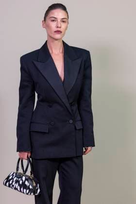 Sophia Roe at the photocall of the Givenchy Collection Femme Prêt à Porter Printemps Eté 2026 fashion show as part of Paris Fashion Week PFW , at Hôtel National des Invalides, in Paris, France, October 03, 2025 Olivier Borde Bestimage Photocall Givenchy fashion show as part of Spring Summer 2026 Paris Fashion Week on October 03, 2025 in Paris, France Paris France  Copyright: xOLIVIERxBORDEx xBESTIMAGExOLIVIERxBORDEx xBESTIMAGEx