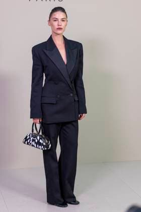 Sophia Roe at the photocall of the Givenchy Collection Femme Prêt à Porter Printemps Eté 2026 fashion show as part of Paris Fashion Week PFW , at Hôtel National des Invalides, in Paris, France, October 03, 2025 Olivier Borde Bestimage Photocall Givenchy fashion show as part of Spring Summer 2026 Paris Fashion Week on October 03, 2025 in Paris, France Paris France  Copyright: xOLIVIERxBORDEx xBESTIMAGExOLIVIERxBORDEx xBESTIMAGEx