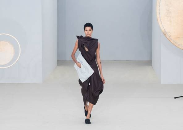 PARIS FASHION WEEK WOMENSWEAR SPRINT SUMMER 26 ISSEY MIYAKE sylvie lefort photography MAXPPP 03 10 2025 @sylvie Lefort Photography MAXPPP 3 10 25 Models present creations from the SPRINT SUMMER 2025 2026 Womenswear collection by ISSEY MIYAKE during the Paris Fashion Week, in Paris, France 3rd October 2025 The presentation of the Womens collections from september 29th to october 7th 25  Copyright: xMAXPPPxsylviexlefortxphotographyx LFR202510030142 LFR202510030142
