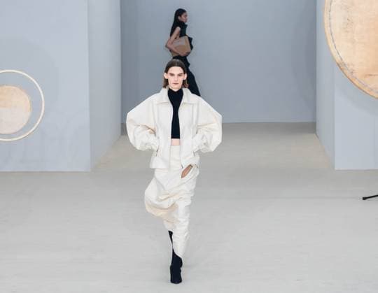 PARIS FASHION WEEK WOMENSWEAR SPRINT SUMMER 26 ISSEY MIYAKE sylvie lefort photography MAXPPP 03 10 2025 @sylvie Lefort Photography MAXPPP 3 10 25 Models present creations from the SPRINT SUMMER 2025 2026 Womenswear collection by ISSEY MIYAKE during the Paris Fashion Week, in Paris, France 3rd October 2025 The presentation of the Womens collections from september 29th to october 7th 25  Copyright: xMAXPPPxsylviexlefortxphotographyx LFR202510030144 LFR202510030144