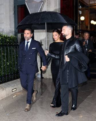 Eva Longoria and her husband Jose Baston in Paris Eva Longoria and her husband JosÃ Baston in Paris during the Fashion week . France , Paris on october 3 , 2025  Copyright: xDFYx