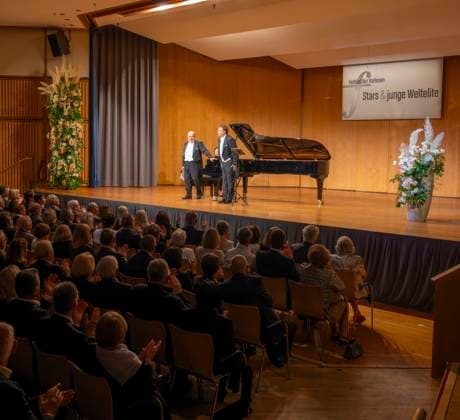 30.09.2025, Internationales Klassikfestival: Festival der Nationen 2025, im Kurhaus Bad Wörishofen (Unterallgäu), Sonderkonzert mit Startenor Jonas Kaufmann. Liederabend mit seinem Klavierpartner Helmut Deutsch. 30.09.2025, Klassikfestival Bad Wörishofen 30.09.2025, Klassikfestival Bad Wörishofen