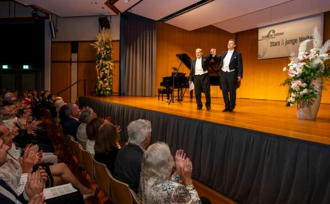 30.09.2025, Internationales Klassikfestival: Festival der Nationen 2025, im Kurhaus Bad Wörishofen (Unterallgäu), Sonderkonzert mit Startenor Jonas Kaufmann. Liederabend mit seinem Klavierpartner Helmut Deutsch. 30.09.2025, Klassikfestival Bad Wörishofen 30.09.2025, Klassikfestival Bad Wörishofen