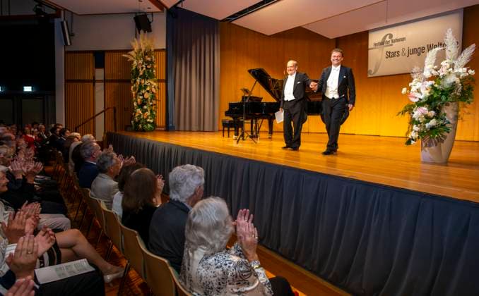 30.09.2025, Internationales Klassikfestival: Festival der Nationen 2025, im Kurhaus Bad Wörishofen (Unterallgäu), Sonderkonzert mit Startenor Jonas Kaufmann. Liederabend mit seinem Klavierpartner Helmut Deutsch. 30.09.2025, Klassikfestival Bad Wörishofen 30.09.2025, Klassikfestival Bad Wörishofen