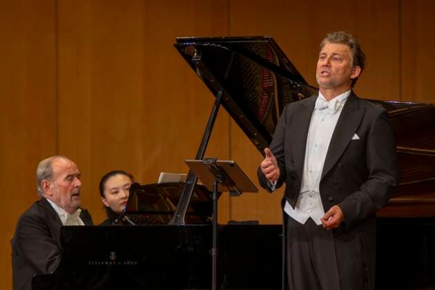 30.09.2025, Internationales Klassikfestival: Festival der Nationen 2025, im Kurhaus Bad Wörishofen (Unterallgäu), Sonderkonzert mit Startenor Jonas Kaufmann. Liederabend mit seinem Klavierpartner Helmut Deutsch. 30.09.2025, Klassikfestival Bad Wörishofen 30.09.2025, Klassikfestival Bad Wörishofen