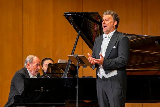 30.09.2025, Internationales Klassikfestival: Festival der Nationen 2025, im Kurhaus Bad Wörishofen (Unterallgäu), Sonderkonzert mit Startenor Jonas Kaufmann. Liederabend mit seinem Klavierpartner Helmut Deutsch. 30.09.2025, Klassikfestival Bad Wörishofen 30.09.2025, Klassikfestival Bad Wörishofen