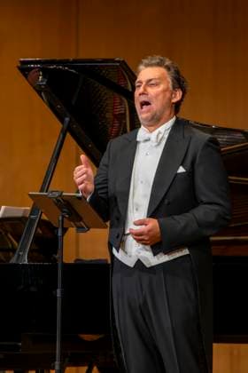 30.09.2025, Internationales Klassikfestival: Festival der Nationen 2025, im Kurhaus Bad Wörishofen (Unterallgäu), Sonderkonzert mit Startenor Jonas Kaufmann. Liederabend mit seinem Klavierpartner Helmut Deutsch. 30.09.2025, Klassikfestival Bad Wörishofen 30.09.2025, Klassikfestival Bad Wörishofen