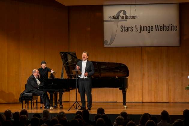 30.09.2025, Internationales Klassikfestival: Festival der Nationen 2025, im Kurhaus Bad Wörishofen (Unterallgäu), Sonderkonzert mit Startenor Jonas Kaufmann. Liederabend mit seinem Klavierpartner Helmut Deutsch. 30.09.2025, Klassikfestival Bad Wörishofen 30.09.2025, Klassikfestival Bad Wörishofen