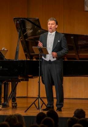 30.09.2025, Internationales Klassikfestival: Festival der Nationen 2025, im Kurhaus Bad Wörishofen (Unterallgäu), Sonderkonzert mit Startenor Jonas Kaufmann. Liederabend mit seinem Klavierpartner Helmut Deutsch. 30.09.2025, Klassikfestival Bad Wörishofen 30.09.2025, Klassikfestival Bad Wörishofen