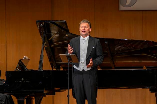 30.09.2025, Internationales Klassikfestival: Festival der Nationen 2025, im Kurhaus Bad Wörishofen (Unterallgäu), Sonderkonzert mit Startenor Jonas Kaufmann. Liederabend mit seinem Klavierpartner Helmut Deutsch. 30.09.2025, Klassikfestival Bad Wörishofen 30.09.2025, Klassikfestival Bad Wörishofen