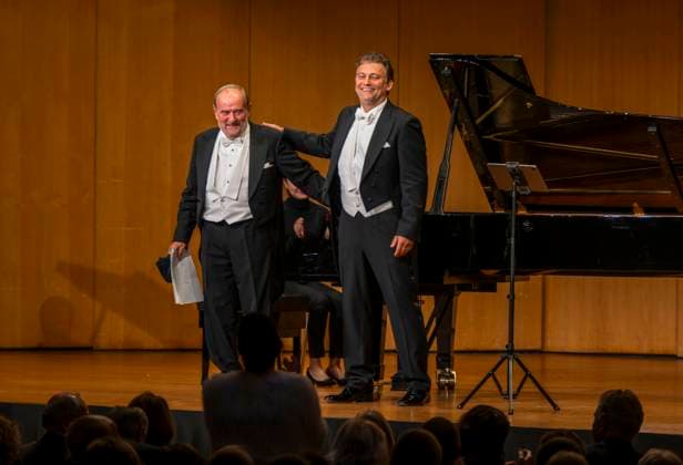 30.09.2025, Internationales Klassikfestival: Festival der Nationen 2025, im Kurhaus Bad Wörishofen (Unterallgäu), Sonderkonzert mit Startenor Jonas Kaufmann (re). Liederabend mit seinem Klavierpartner Helmut Deutsch. 30.09.2025, Klassikfestival Bad Wörishofen 30.09.2025, Klassikfestival Bad Wörishofen