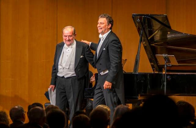 30.09.2025, Internationales Klassikfestival: Festival der Nationen 2025, im Kurhaus Bad Wörishofen (Unterallgäu), Sonderkonzert mit Startenor Jonas Kaufmann (re). Liederabend mit seinem Klavierpartner Helmut Deutsch. 30.09.2025, Klassikfestival Bad Wörishofen 30.09.2025, Klassikfestival Bad Wörishofen