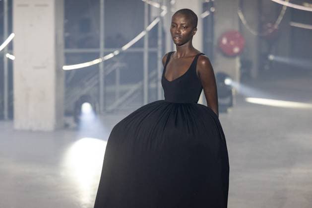 Vetements Womenswear Runway - PFW A mannequin model walks during the Vetements Womenswear Spring Summer 2026 show as part of Paris Fashion Week (PFW) on October 3, 2025 in Paris, France. Photo by Alexis Jumeau ABACAPRESS.COM Paris France  Copyright: xJumeauxAlexis ABACAx