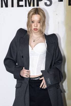 Photocall Vetements Womenswear - PFW Bailey Sok attends the Vetements Womenswear Spring Summer 2026 show as part of Paris Fashion Week (PFW) on October 3, 2025 in Paris, France. Photo by Alexis Jumeau ABACAPRESS.COM Paris France  Copyright: xJumeauxAlexis ABACAx