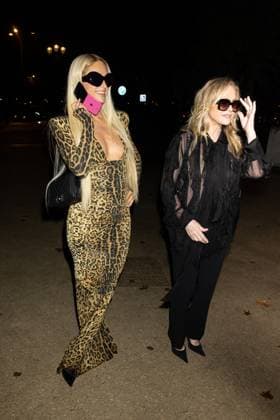 Paris Hilton, Kathy Hilton outside the EE72 magazine party at Le Grand Café during Paris Fashion Week PFW Ready to Wear Spring Summer 2026 on October 3rd, 2025 Jeremy MELLOUL Bestimage Celebrities at EE72 party during Paris Fashion Week Ready to Wear Collection Spring Summer 2026 on 3rd, October, 2025  Copyright: xJeremyxMelloulx xBestimagexJeremyxMelloulx xBestimagex