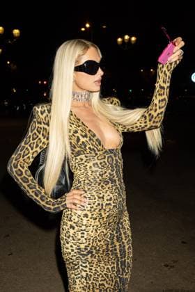 Paris Hilton outside the EE72 magazine party at Le Grand Café during Paris Fashion Week PFW Ready to Wear Spring Summer 2026 on October 3rd, 2025 Jeremy MELLOUL Bestimage Celebrities at EE72 party during Paris Fashion Week Ready to Wear Collection Spring Summer 2026 on 3rd, October, 2025  Copyright: xJeremyxMelloulx xBestimagexJeremyxMelloulx xBestimagex