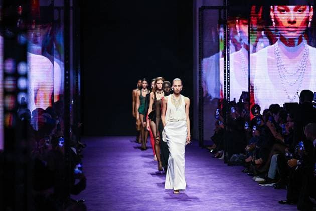 PFW Messika Runway Models walk the runway during the Messika Womenswear Spring Summer 2026 show as part of Paris Fashion Week in Paris, France on October 03, 2025. Photo by Aurore Marechal ABACAPRESS.COM Paris France  Copyright: xMarechalxAurore ABACAx
