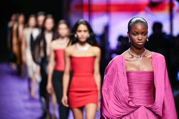 PFW Messika Runway Models walk the runway during the Messika Womenswear Spring Summer 2026 show as part of Paris Fashion Week in Paris, France on October 03, 2025. Photo by Aurore Marechal ABACAPRESS.COM Paris France  Copyright: xMarechalxAurore ABACAx