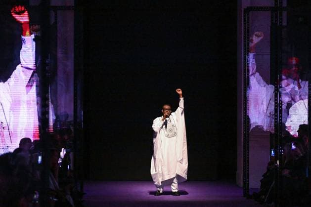 PFW Messika Runway Youssou N’Dour performing on the runway during the Messika Womenswear Spring Summer 2026 show as part of Paris Fashion Week in Paris, France on October 03, 2025. Photo by Aurore Marechal ABACAPRESS.COM Paris France  Copyright: xMarechalxAurore ABACAx