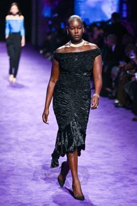 PFW Messika Runway A model walks the runway during the Messika Womenswear Spring Summer 2026 show as part of Paris Fashion Week in Paris, France on October 03, 2025. Photo by Aurore Marechal ABACAPRESS.COM Paris France  Copyright: xMarechalxAurore ABACAx