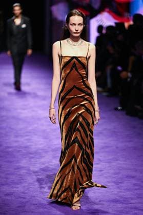 PFW Messika Runway A model walks the runway during the Messika Womenswear Spring Summer 2026 show as part of Paris Fashion Week in Paris, France on October 03, 2025. Photo by Aurore Marechal ABACAPRESS.COM Paris France  Copyright: xMarechalxAurore ABACAx