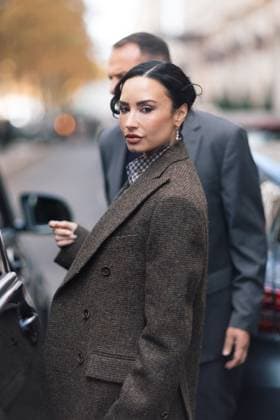Demi Lovato leaves her hotel during Paris Fashion Week PFW in Paris, France on October 4, 2025 Tiziano Da Silva Bestimage Demi Lovato leaves her hotel during Paris Fashion Week PFW in Paris, France on October 4, 2025 Paris France  Copyright: xTizianoxDaxSilvax-xPierrexPerusseaux xBestimagexTizianoxDaxSilvax-xPierrexPerusseaux xBestimagex
