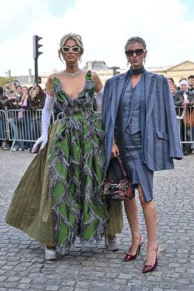 PFW Vivienne Westwood Outside Arrivals Paris Hilton, Nicky Hilton arriving at Vivienne Westwood show during Paris Fashion Week in Paris, France on October 4, 2025. Photo by Julien Reynaud APS-Medias ABACAPRESS.COM Paris France  Copyright: xReynaudxJulien APS-Medias ABACAx