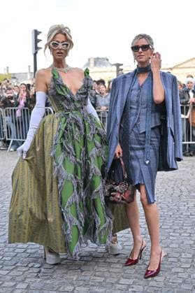 PFW Vivienne Westwood Outside Arrivals Paris Hilton, Nicky Hilton arriving at Vivienne Westwood show during Paris Fashion Week in Paris, France on October 4, 2025. Photo by Julien Reynaud APS-Medias ABACAPRESS.COM Paris France  Copyright: xReynaudxJulien APS-Medias ABACAx