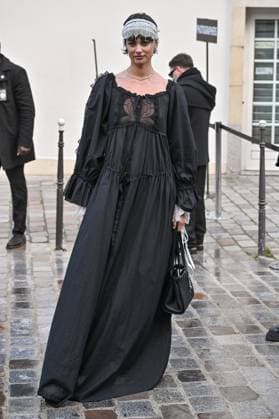 PFW Ann Demeulemeester Outside Arrivals Taylor Hill arriving at Ann Demeulemeester show during Paris Fashion Week in Paris, France on October 4, 2025. Photo by Julien Reynaud APS-Medias ABACAPRESS.COM Paris France  Copyright: xReynaudxJulien APS-Medias ABACAx