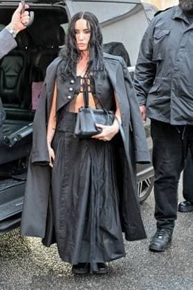 PFW Ann Demeulemeester Outside Arrivals Demi Lovato arriving at Ann Demeulemeester show during Paris Fashion Week in Paris, France on October 4, 2025. Photo by Julien Reynaud APS-Medias ABACAPRESS.COM Paris France  Copyright: xReynaudxJulien APS-Medias ABACAx