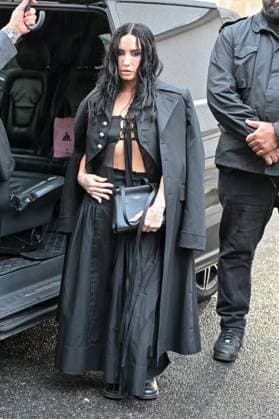 PFW Ann Demeulemeester Outside Arrivals Demi Lovato arriving at Ann Demeulemeester show during Paris Fashion Week in Paris, France on October 4, 2025. Photo by Julien Reynaud APS-Medias ABACAPRESS.COM Paris France  Copyright: xReynaudxJulien APS-Medias ABACAx