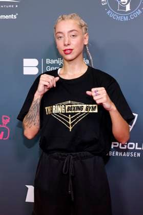 Influencerin Walentina Doronina bei The Ultimate Hype Box-Event live in der Rudolf-Weber-Arena. Oberhausen, 04.10.2025 NRW Deutschland Copyright: xChristophxHardtx