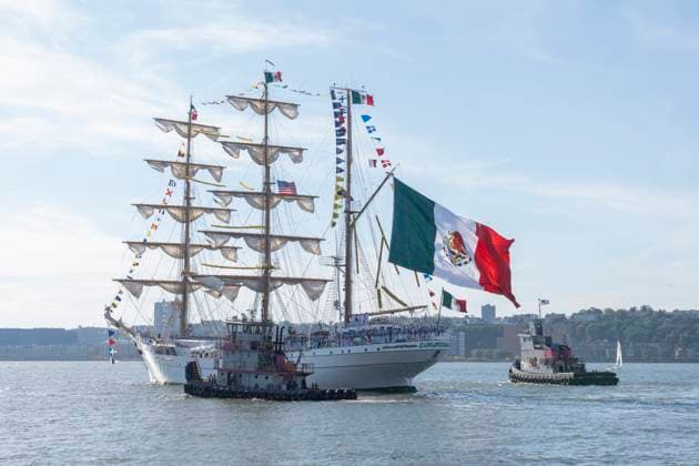 The Mexican Navy s training ship Cuauhtemoc sets sail in New York, USA 04 October 2025. The training ship Cuauhtemoc, which suffered a crash on May 13 when its three masts collided with the Brooklyn Bridge, is setting sail from Hudson River Park on its way back to Mexico. The training ship Cuauhtemoc returns to Mexico after an accident in Brooklyn !ACHTUNG: NUR REDAKTIONELLE NUTZUNG!  Copyright: xAngelxColmenaresx AME5080 20251004-55018129731_1