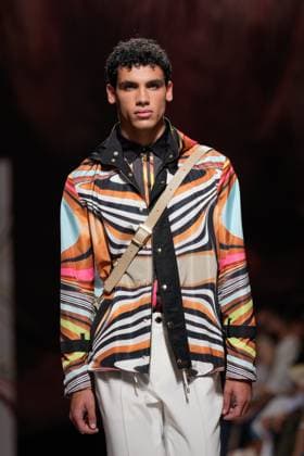 LISBOA FASHION WEEK A model walks the runway during Carlos Gil fashion show at Lisboa Fashion Week, ModaLisboa Base, in Lisbon, Portugal. 04.10.2025 Lisboa Patio da Gale Lisboa Portugal Copyright: xBrunoxdexCarvalhox
