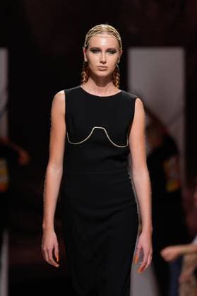LISBOA FASHION WEEK A model walks the runway during Carlos Gil fashion show at Lisboa Fashion Week, ModaLisboa Base, in Lisbon, Portugal. 04.10.2025 Lisboa Patio da Gale Lisboa Portugal Copyright: xBrunoxdexCarvalhox