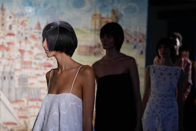 LISBOA FASHION WEEK A model walks the runway during Behen fashion show at Lisboa Fashion Week, ModaLisboa Base, in Lisbon, Portugal. 04.10.2025 Lisboa Patio da Gale Lisboa Portugal Copyright: xBrunoxdexCarvalhox