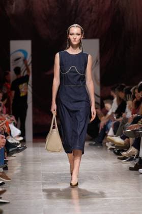 October 4, 2025, Lisbon, Portugal: A model walks the runway during Carlos Gil fashion show at ModaLisboa Base, Lisbon Fashion Week in Lisboa. Lisbon Portugal - ZUMAs197 20251004_aaa_s197_569 Copyright: xBrunoxdexCarvalhox