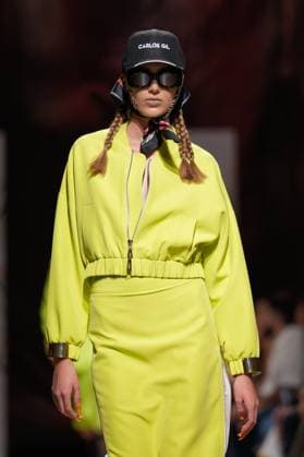 October 4, 2025, Lisbon, Portugal: A model walks the runway during Carlos Gil fashion show at ModaLisboa Base, Lisbon Fashion Week in Lisboa. Lisbon Portugal - ZUMAs197 20251004_aaa_s197_601 Copyright: xBrunoxdexCarvalhox