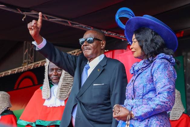 (251005) -- BLANTYRE, Oct. 5, 2025 -- Newly-elected Malawian President Peter Mutharika (L, front) is sworn in during a ceremony at the Kamuzu Stadium in Blantyre, Malawi, on Oct. 4, 2025. The 85-year-old president Peter Mutharika, who previously served from 2014 to 2020, returned to office with former MEC chairperson Jane Ansah as his vice president. (Photo by Xinhua) MALAWI-BLANTYRE-PRESIDENT-SWEARING-IN RoyxNkosi 