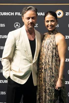 James McAvoy mit Eehfrau Lisa Liberati bei der Premiere des Kinofilms California Schemin auf dem 21. Zurich Film Festival 2025 im Opernhaus. Zürich, 04.10.2025