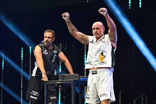The Ultimate Hype . Thorsten Legat und Evil Jared anläßlich des Kampfsport-Events The Ultimate Hype am 04.10.2025 in der Rudolf-Weber-Arena Oberhausen. 20251004MWI088554