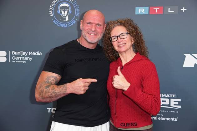 Thorsten Legat mit Ehefrau Alexandra Legat - THE ULTIMATE HYPE in der Rudolf-Weber-Arena in Oberhausen am 04.10.2025