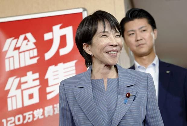 News Bilder des Tages New LDP President Takaichi New Japanese Liberal Democratic Party President Sanae Takaichi meets the press at the party s headquarters in Tokyo on Oct. 5, 2025, after holding talks with former Prime Minister Taro Aso.  A14AA0004913158P