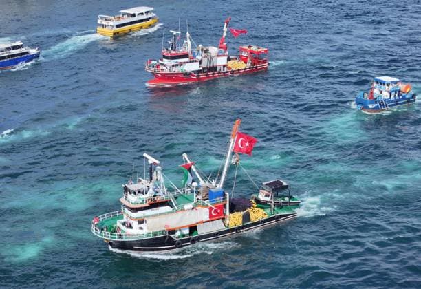 Thousands march in Istanbul in support of the Freedom Flotilla ISTANBUL, TURKIYE - OCTOBER 5: An aerial view shows boats sailing on the sea during a march organized by the Humanitarian Relief Foundation (IHH) and the Palestine Support Platform, in Istanbul, Turkiye, in support of the Freedom Flotilla, which set sail to break the Israeli blockade and oppose the ongoing siege in Gaza, on October 5, 2025. Oguz Yeter Anadolu Istanbul Turkey. Editorial use only. Please get in touch for any other usage.  Copyright: x2025xAnadoluxOguzxYeterx