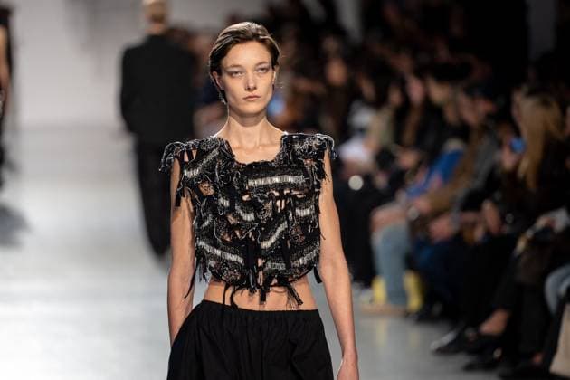 Runway Niccolo Pasqualetti Womenswear - PFW A model mannequin walks the runway during the Niccolò Pasqualetti Womenswear Spring Summer 2026 show as part of Paris Fashion Week on October 5, 2025 in Paris, France. Photo by Alexis Jumeau ABACAPRESS.COM Paris France  Copyright: xJumeauxAlexis ABACAx