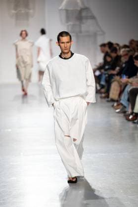 Runway Niccolo Pasqualetti Womenswear - PFW A model mannequin walks the runway during the Niccolò Pasqualetti Womenswear Spring Summer 2026 show as part of Paris Fashion Week on October 5, 2025 in Paris, France. Photo by Alexis Jumeau ABACAPRESS.COM Paris France  Copyright: xJumeauxAlexis ABACAx